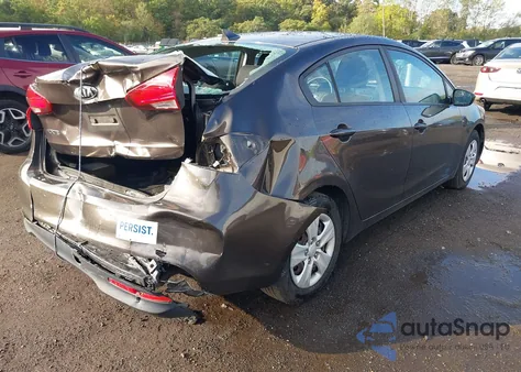 2018 Kia Forte Lx z USA, uszkodzony, nr VIN 3KPFK4A79JE197248
